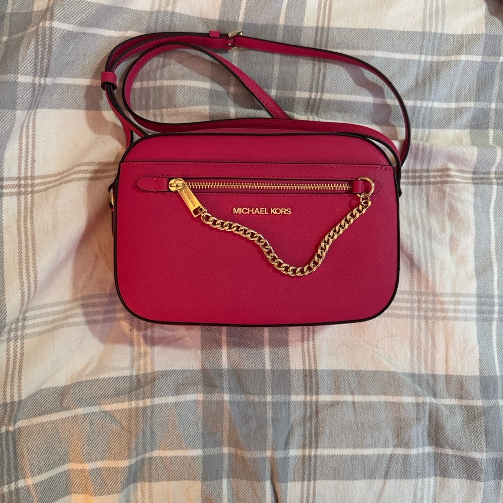 Michael Kors Pink Crossbody Bag with Gold Chain Accent - Picture 1 of 4